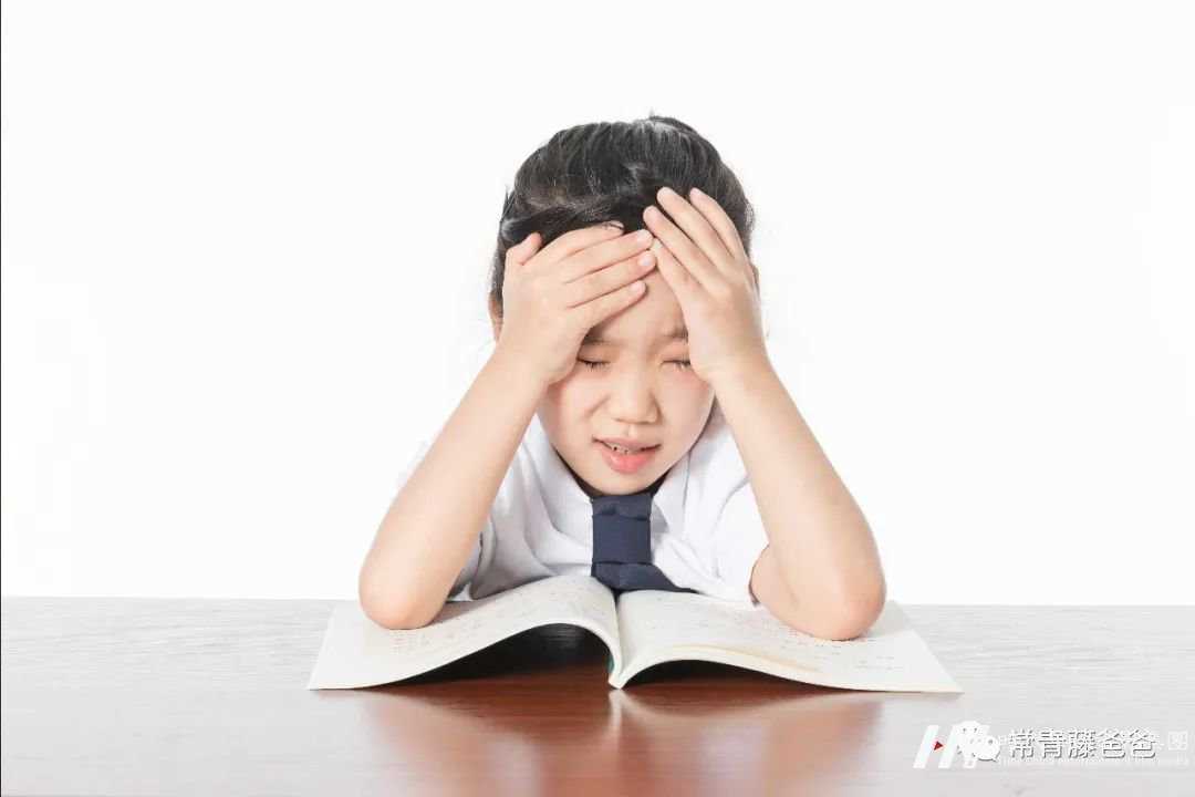孩子含胸驼背看起来没精神怎么办?少儿模特训练课来啦(图2) 图片
