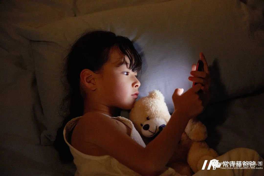 孩子含胸驼背看起来没精神怎么办?少儿模特训练课来啦(图1) 图片