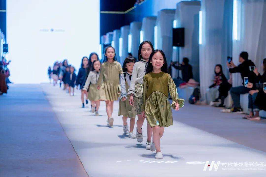 深圳少儿模特形体培训机构哪家更专业可靠?(图1) 深圳少儿模特形体培训机构哪家更专业可靠?(图1)