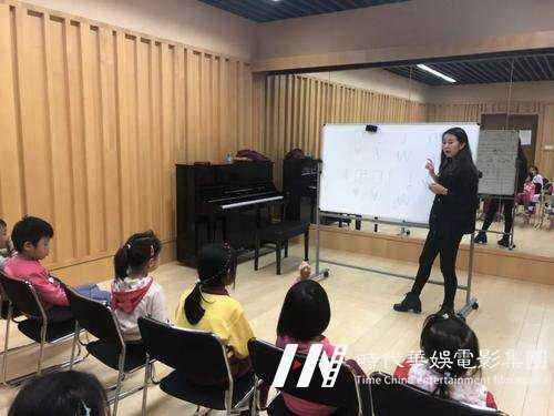 深圳哪有比较厉害的少儿声乐教学课堂培训班?(图1) 深圳哪有比较厉害的少儿声乐教学课堂培训班?(图1)