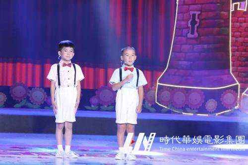 要不要给孩子报儿童主持班(图2) 要不要给孩子报儿童主持班2