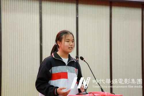 孩子说话老是吞吞吐吐的要怎么给他进行口才培训?(图1) 孩子说话老是吞吞吐吐的要怎么给他进行口才培训?(图1)