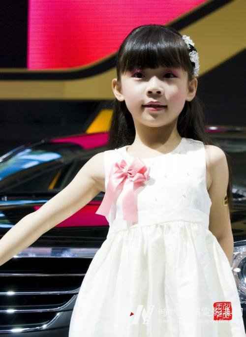 孩子没什么天赋可以参加少儿模特培训班吗?(图1) 孩子没什么天赋可以参加少儿模特培训班吗?(图1)