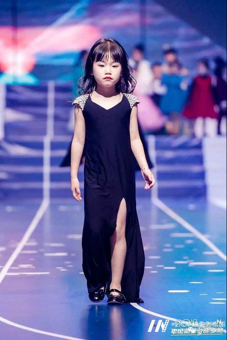 孩子没什么天赋可以参加少儿模特培训班吗?(图2) 孩子没什么天赋可以参加少儿模特培训班吗?(图2)