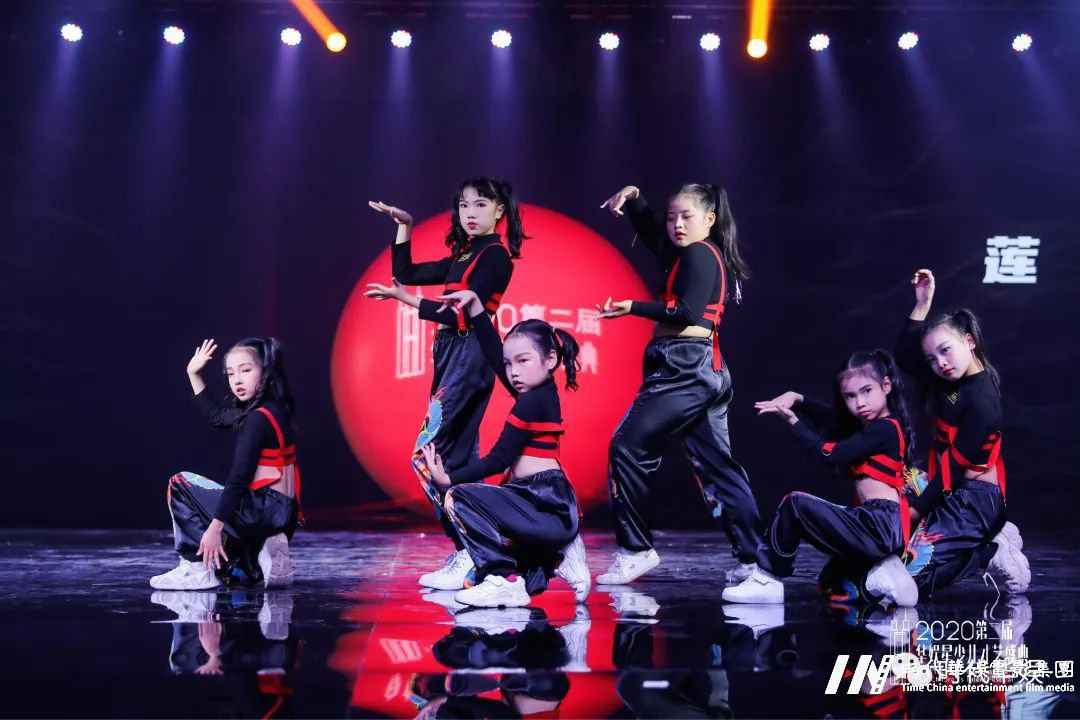 2020第二届华娱星少儿才艺盛典舞蹈冠军团队关嘉袆个人风采(图10) 图片