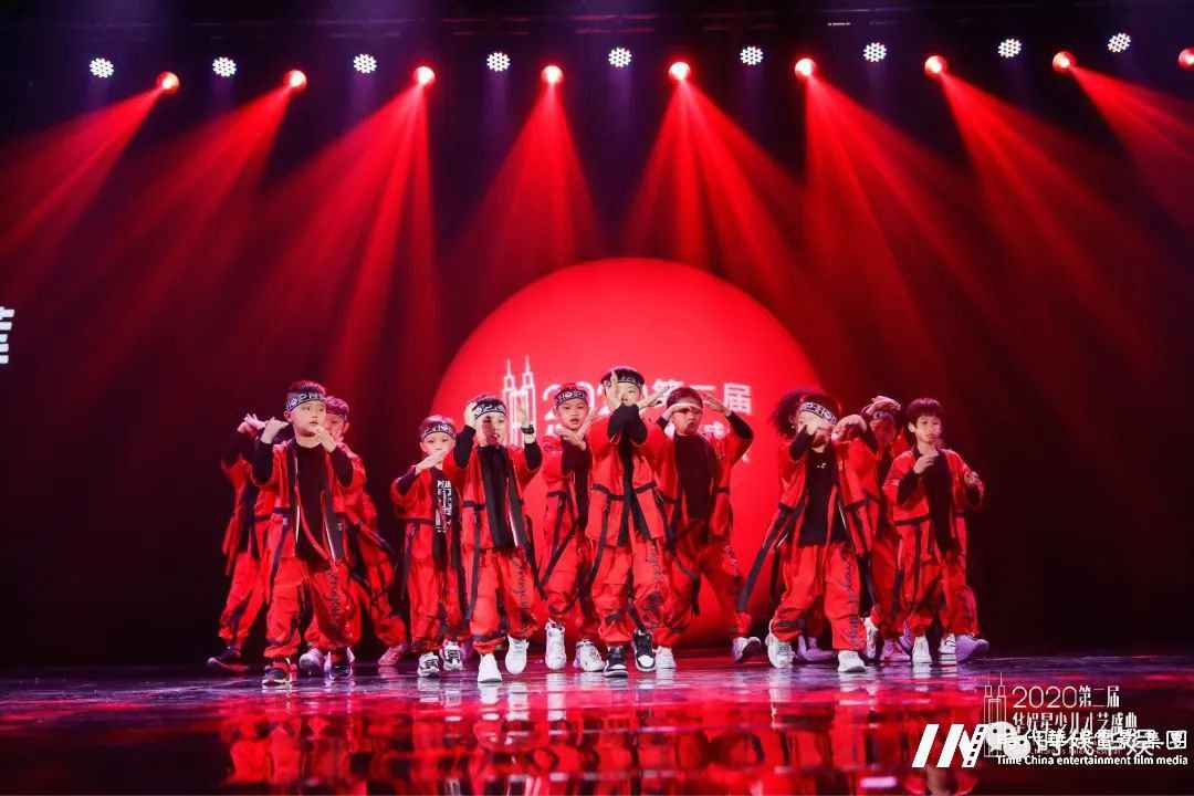 2020第二届华娱星少儿才艺盛典舞蹈冠军团队关嘉袆个人风采(图11) 图片