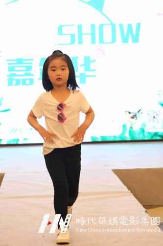 孩子学舞蹈老是情绪不稳定,深圳有专业舞蹈培训的老师吗?(图1) 孩子学舞蹈老是情绪不稳定,深圳有专业舞蹈培训的老师吗?(图1)