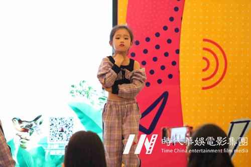看看深圳专业声乐老师是如何培训儿童声乐唱法的!(图1) 看看深圳专业声乐老师是如何培训儿童声乐唱法的!(图1)