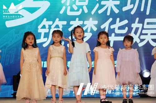 孩子在学唱歌没有专业的老师教好吗?(图1) 孩子在学唱歌没有专业的老师教好吗?(图1)
