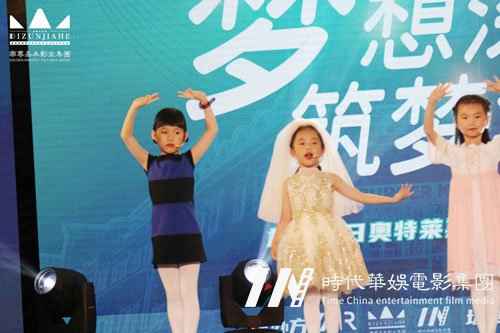 孩子学爵士舞老是害羞不自信应该怎么克服?(图1) 孩子学爵士舞老是害羞不自信应该怎么克服?(图1)