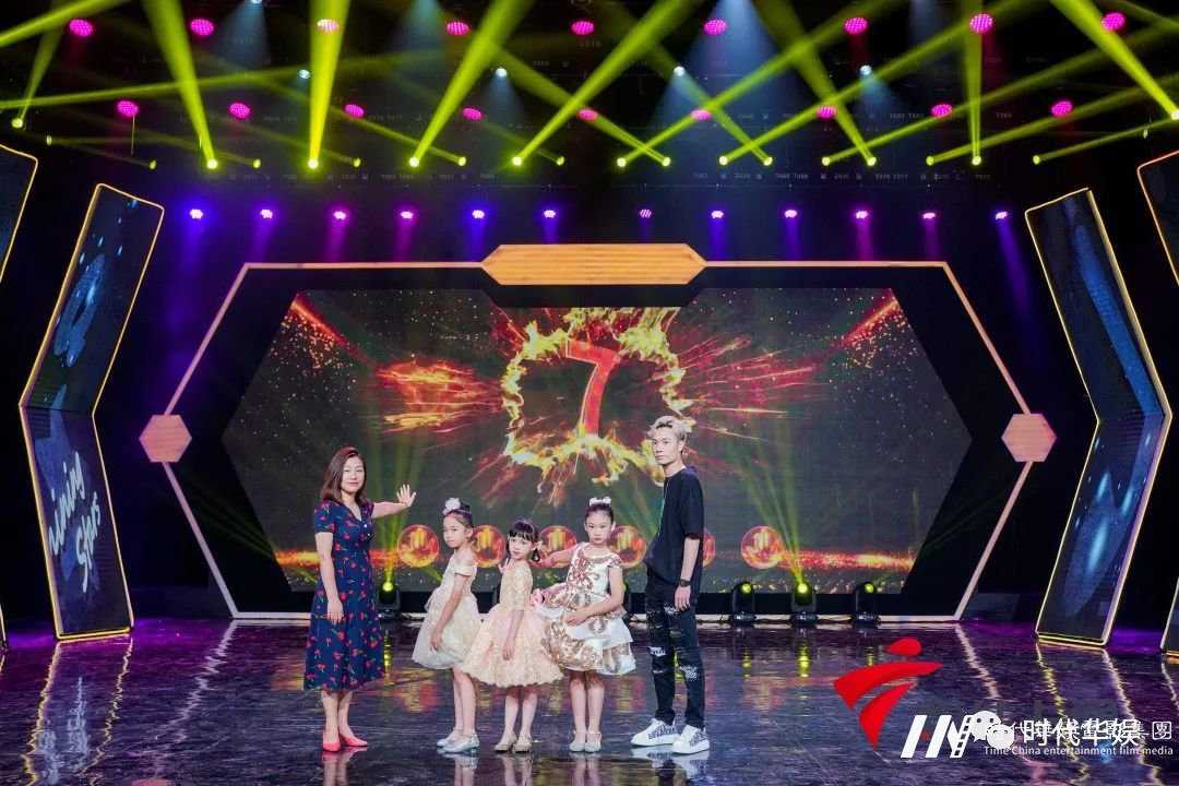 环球童影星宝贝与嘉佳卡通签约仪式圆满举行(图2) 图片