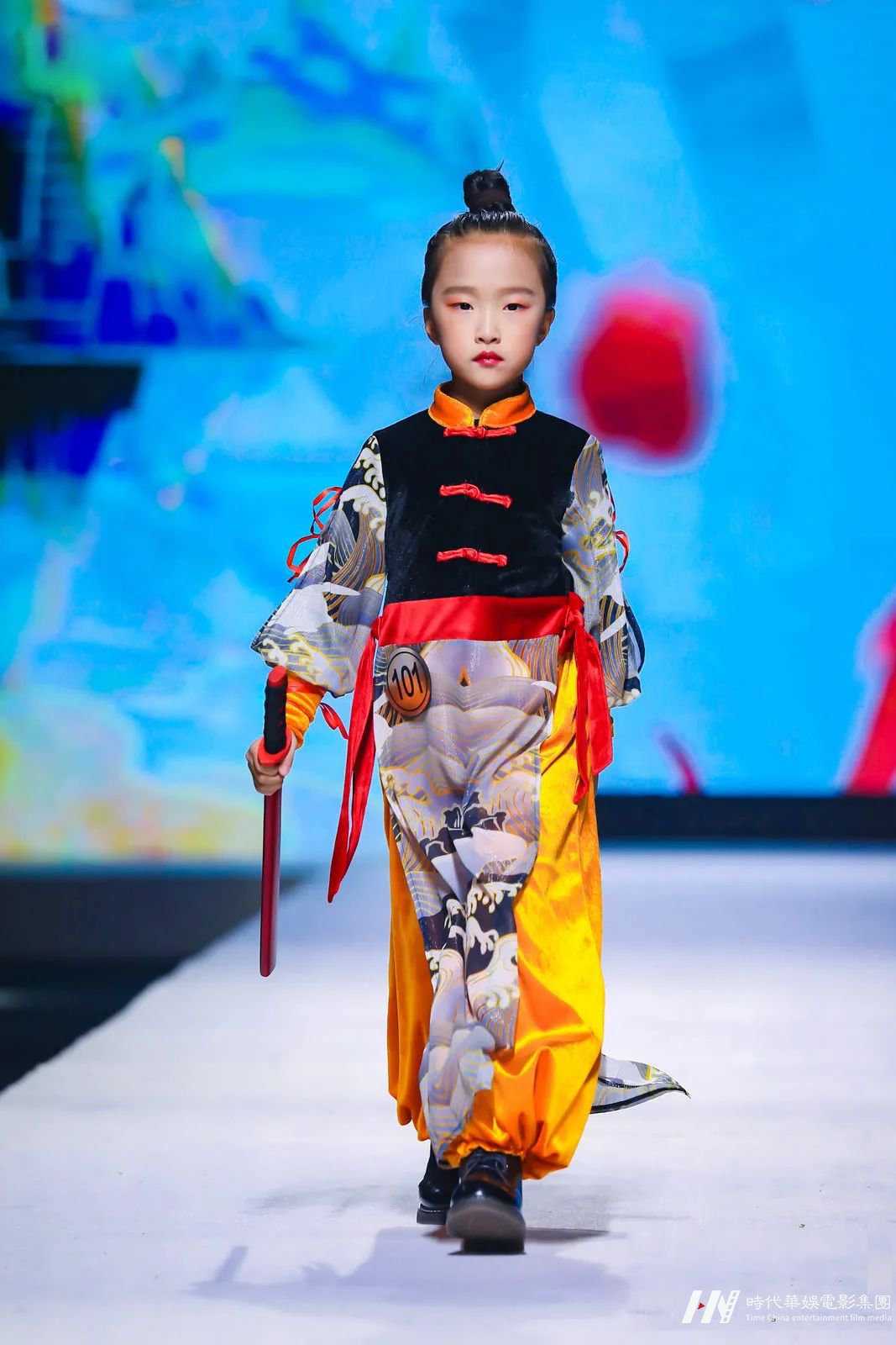2021时尚之夜 | VERSACE品牌压轴模特余梓涵(图9) 图片