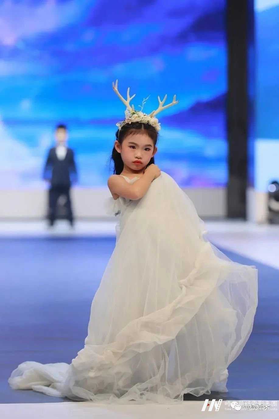 怎样化才能使新娘的眼妆更加的楚楚动人(图1)