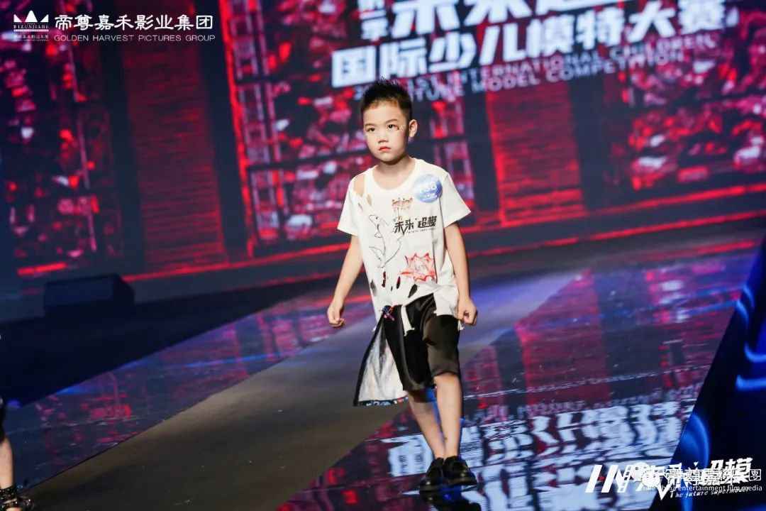 超燃人气奖黄林沐宸 | 未来超模晋级赛(图6) 图片