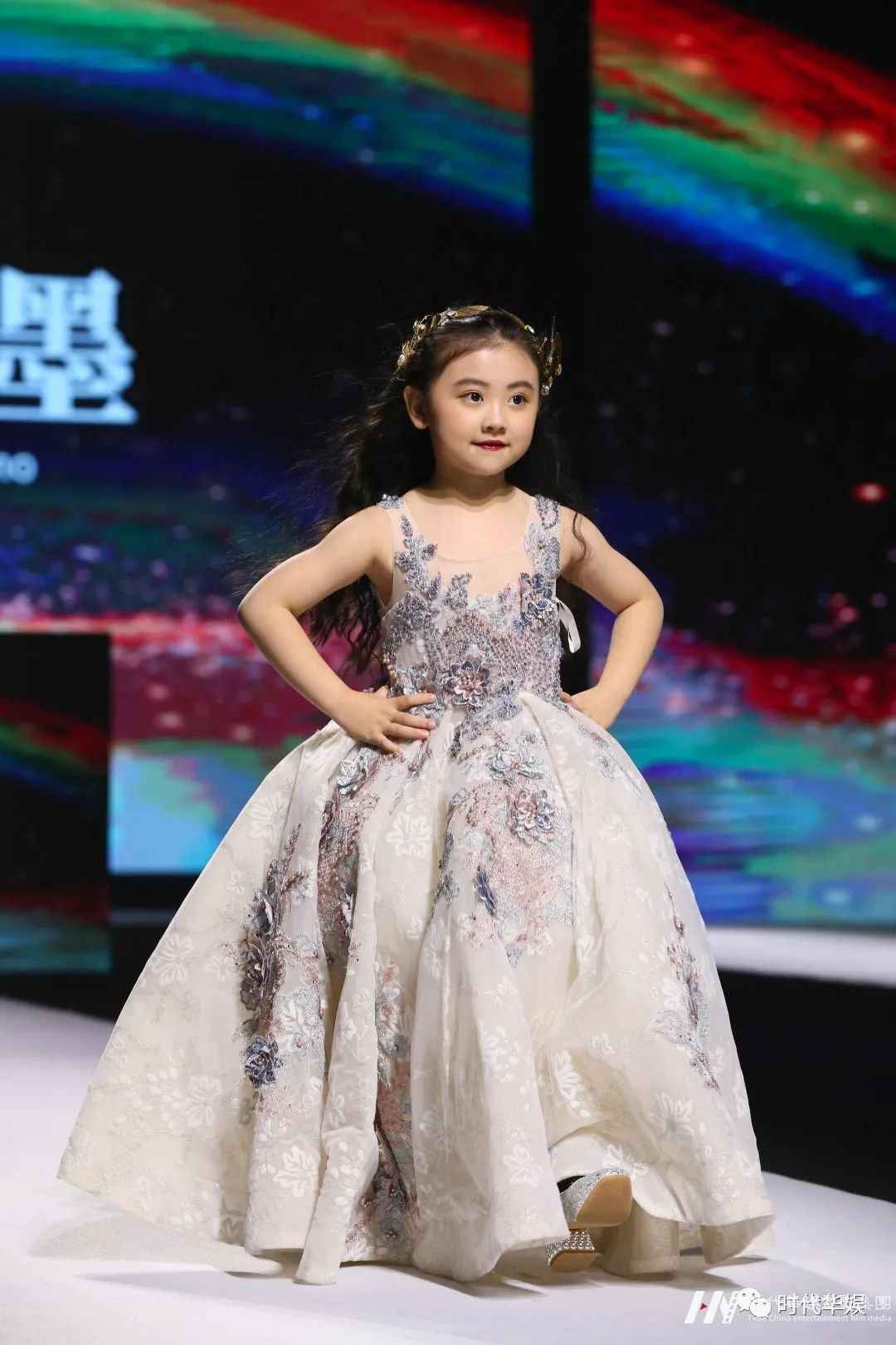 少儿模特如何在T台上圈粉无数?技巧在此!(图19) 图片