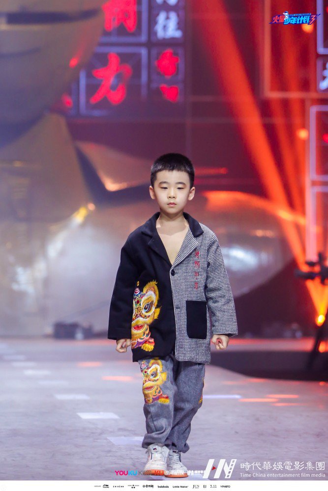 古阿新《未来少年》时装秀 亮相“火星少年计划”(图7)