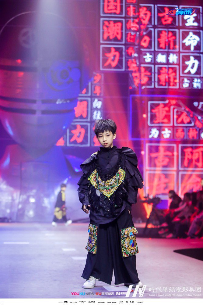 古阿新《未来少年》时装秀 亮相“火星少年计划”(图4)