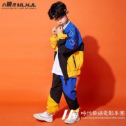 接受过童模和没有接受过童模培训的孩子形成对比