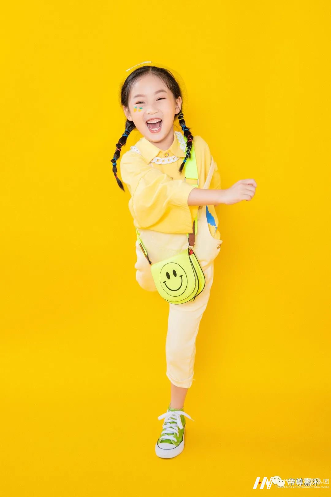 未来超模小主持人姜雅如 朗诵《少年中国说》| 未来超模全国总决赛(图13) 图片
