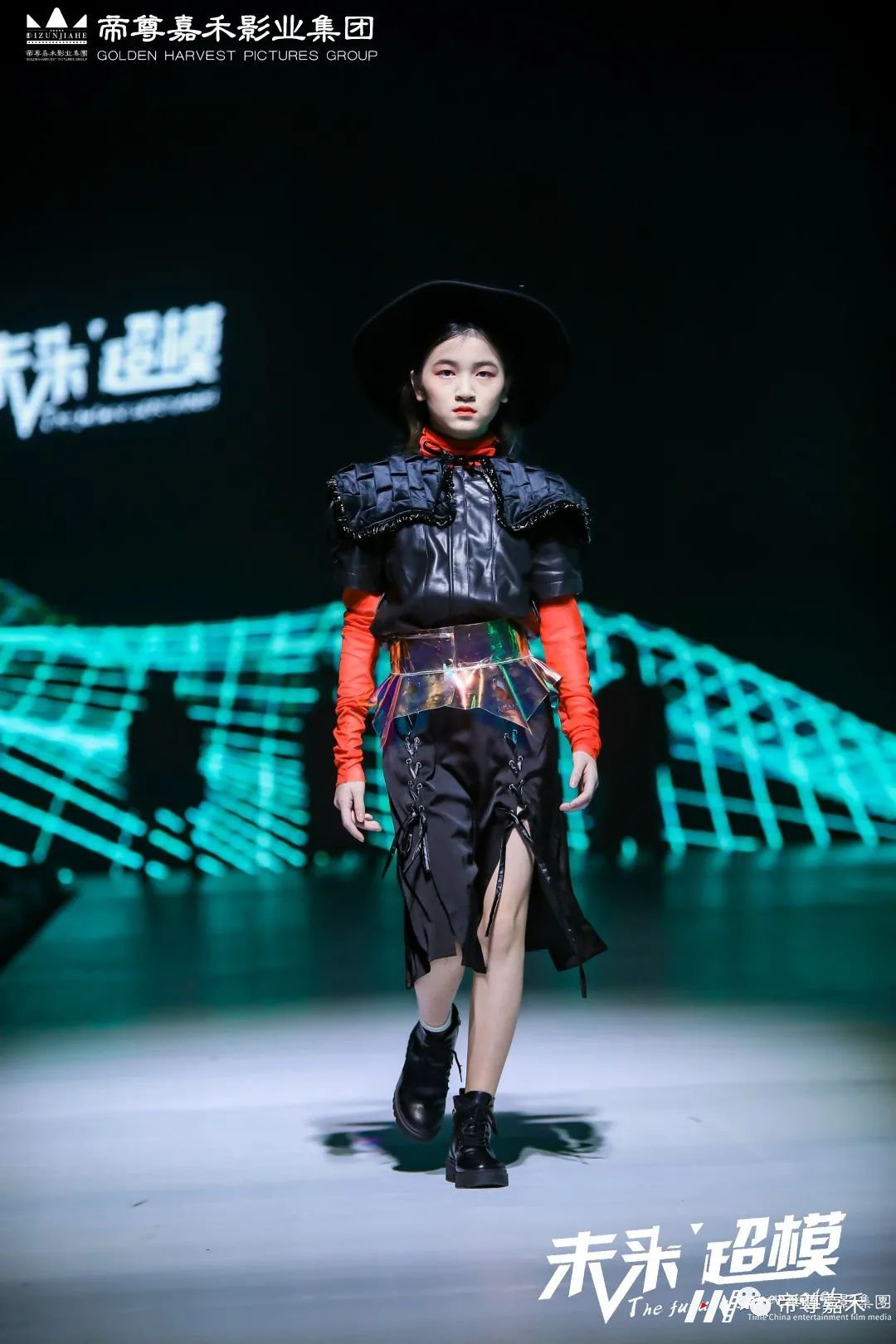 夏馨怡 才艺展示《Forever Young》| 未来超模全国总决赛(图9) 图片