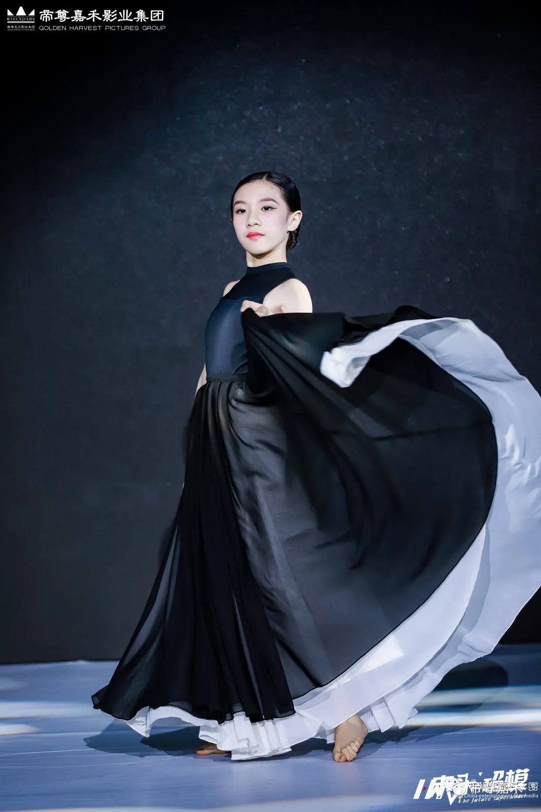 刘芯妤 水系舞蹈古风爵士舞《吟》| 未来超模全国总决赛(图16) 图片