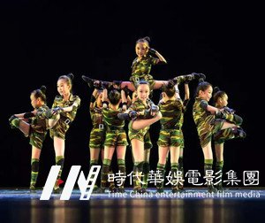 舞蹈生如何有效改善驼背问题?(图1) 舞蹈生如何有效改善驼背问题?(图1)