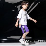儿童模特的学习与实际表演相结合