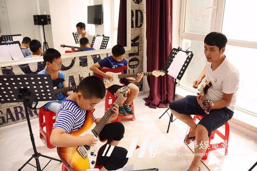 在少儿声乐教学中通俗唱法有哪些技巧?(图1) 在少儿声乐教学中通俗唱法有哪些技巧?(图1)