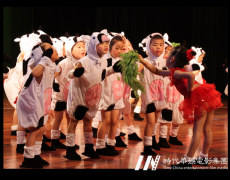 让孩子从小学习少儿街舞是利是弊 专家这样分析！
