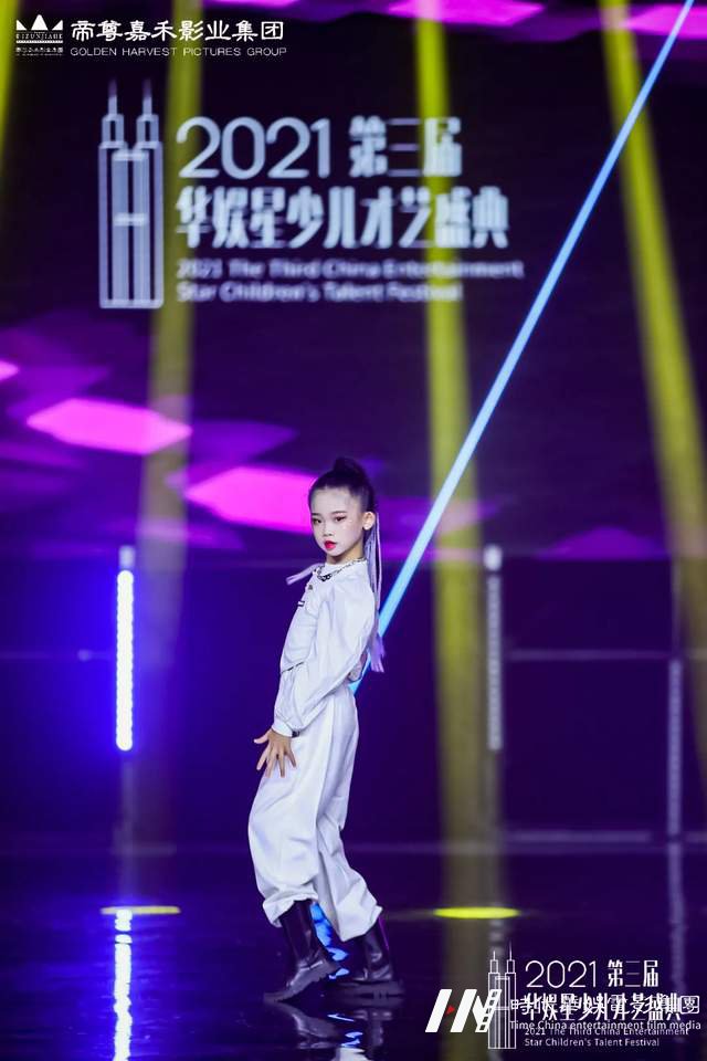 少儿舞蹈 | 记住这几个知识点,让孩子轻松学好爵士舞(图9) 少儿舞蹈 | 记住这几个知识点,让孩子轻松学好爵士舞(图9)