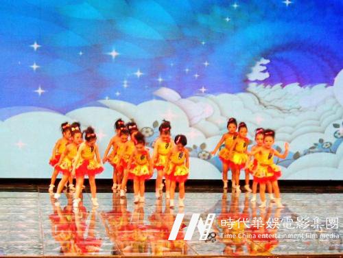 让少儿舞蹈老师“头疼”的新班小不点们(图1) 让少儿舞蹈老师“头疼”的新班小不点们(图1)
