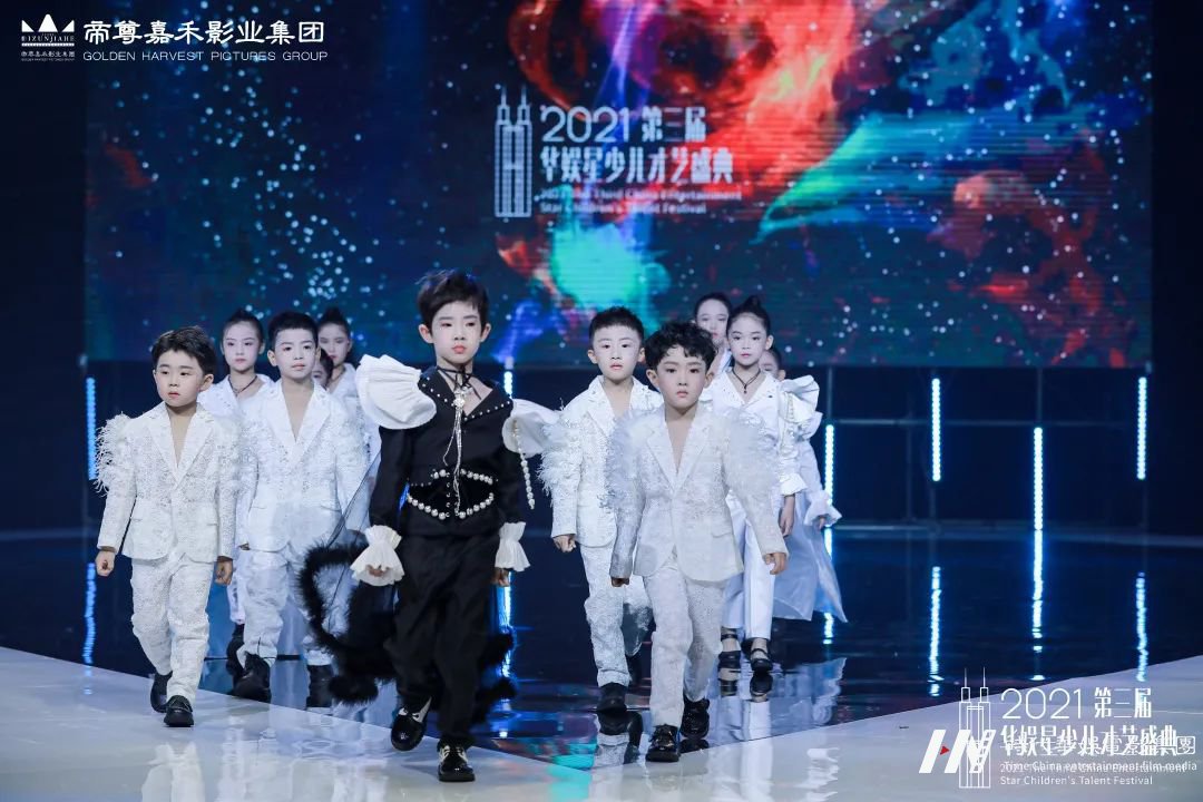 网络人气亚军封懿轩 肆意少年 无惧未来 | 穿越千年 我们正当潮少儿演出(图9) 图片