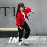 时代华娱少儿艺术教你如何举手投足间尽显超模风范