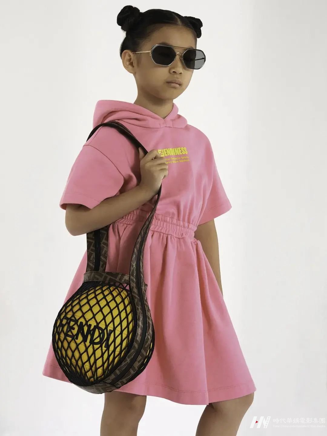 FASHION IDOL先锋之夜 | 2022早春流行色 满屏童趣高级感(图7) 图片