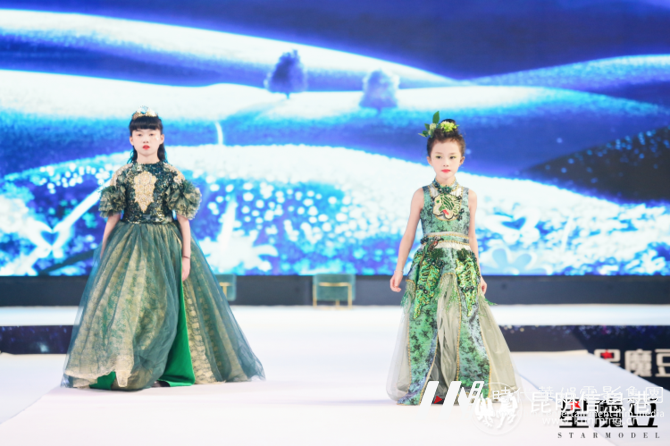 “少年中国梦 一起向未来” 第十五届少儿模特大赛决赛圆满落幕(图5) “少年中国梦 一起向未来” 第十五届少儿模特大赛决赛圆满落幕(图5)