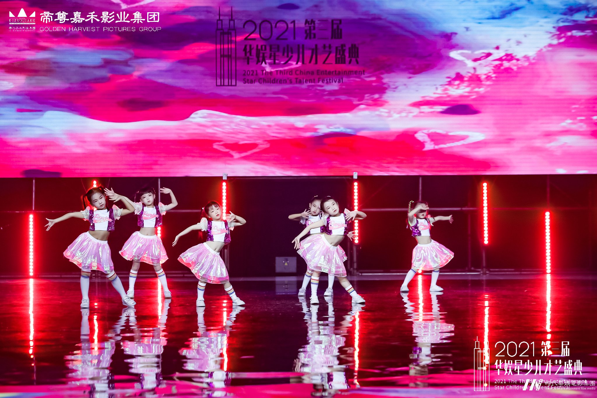 少儿舞蹈形体动作的特点是什么(图1) 少儿舞蹈形体动作的特点是什么(图1)