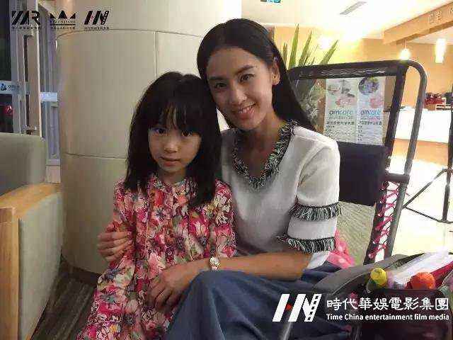 童星涂嘉娜受邀担任华娱星少儿才艺盛典特邀嘉宾！火爆现场！