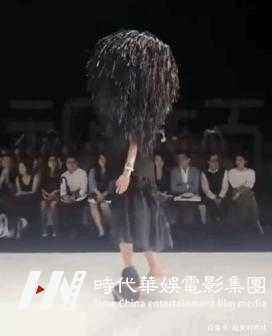 奇葩的时装秀！时代华娱模特培训班老师表示这些“时尚”有多奇葩！