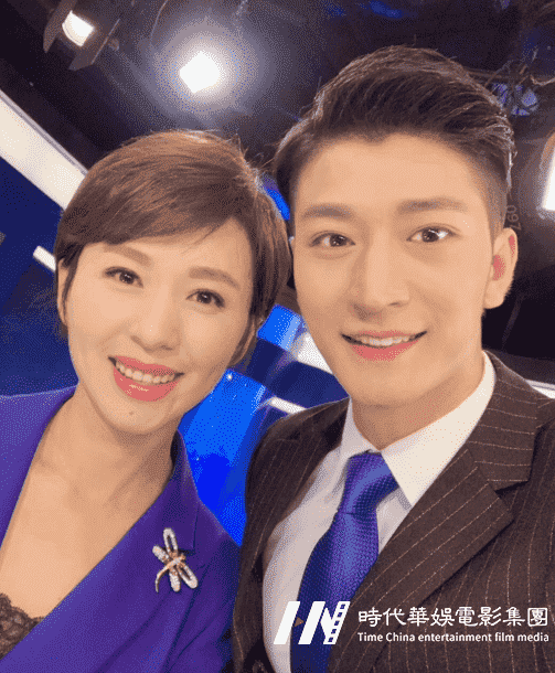 欧阳夏丹出席节目当主持人，环球童影官网表示她与搭档两人颜值爆表
