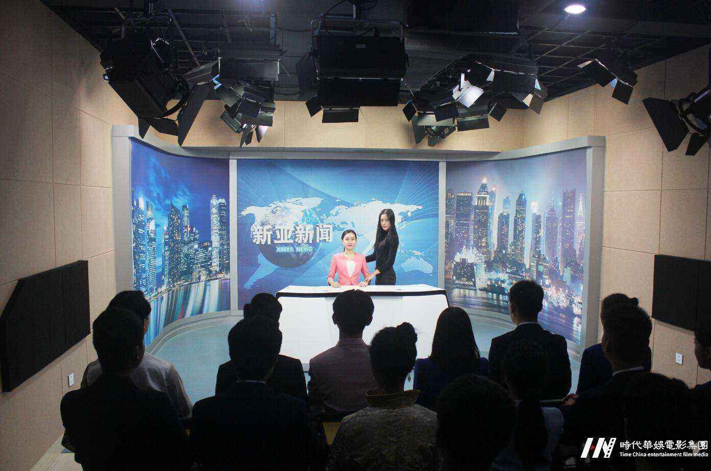 播音主持从什么时候学习会比较好？