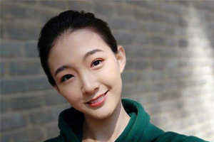 NBA女主持人宋雪莹，在年少叛逆期选择度过迷惘期度