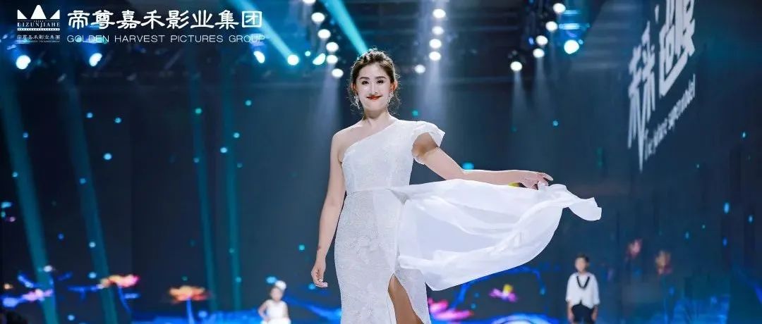 3.8小棉袄正在努力成为你的防弹衣丨2022未来超模